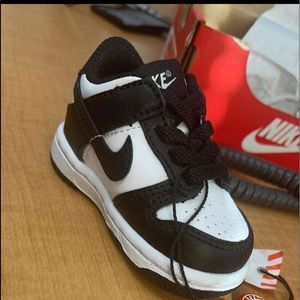 2c Nike low dunks black and white
